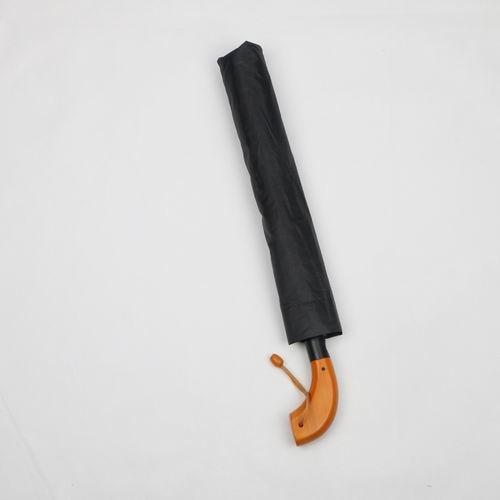 Wooden Handle Two Foldable Golf Umbrella With Black Silver Coating Polyester Canopy