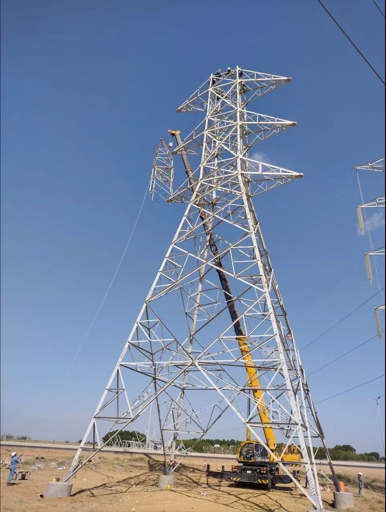 Hot Dip Galvanised Steel Tower Anti Corrosion Angle Steel Tower For Sturdy Support