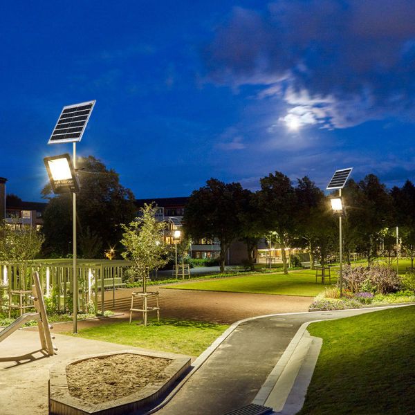 LED Solar Flood Light With IP66 Waterproof Dusk to Dawn for Garage & Driveway