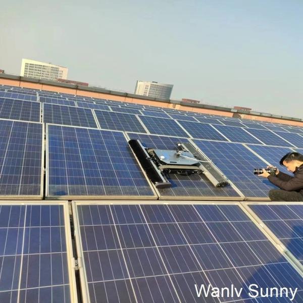 Robô automático de corrida com painel solar de pincel rolante