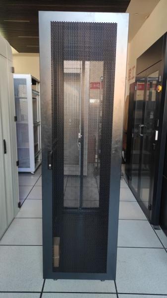 Private Mold Yes 600*600*2200 Standard 19 Inch Data Center Server Rack with Cooling Fan