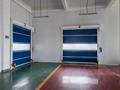 Roll Up Industrial Fast Door Anti Deformation Tear Resistance 900N / 800N