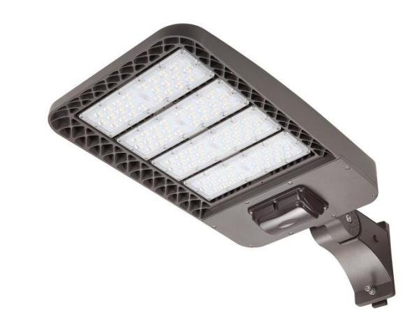 130Lm / Watt Shoe Box LED Light 4000K Daylight Brightness 5 Years Warranty