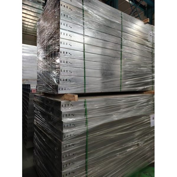 400×200mm Fully Enclosed Trough Cable Tray, Customizable Hot-Dip Galvanized Cable Trunking for Electrical Cable Routing & Management