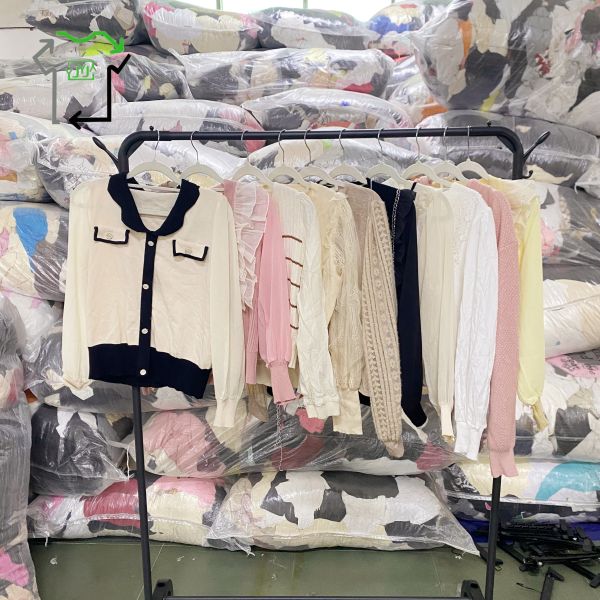 Wholesale YIJIAYI Women's Knitted Long-sleeved Lightweight Cardigan Used Clothes China Formal Blouses Polyester/Cotton High Second Hand Clothes