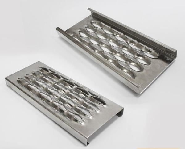Aluminum Stainless Steel Safety Grating Stair Treads 1-4m Length