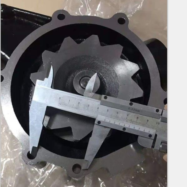 Komatsu WA120 Wheel Loader Water Pump 6206-61-1505 Engine Part Heavy Duty Replacement Supplier