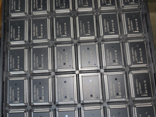 Интегральная схемаа MCU 8BIT 16MHZ 5V 44MQFP откалывает EG80L188EB-16
