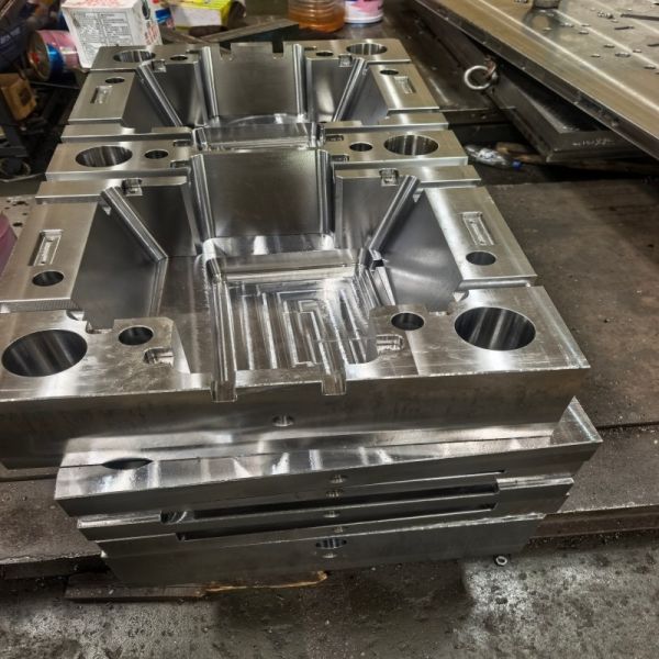JIS Standard Precision Hot Forging Die Custom Size Injection Mold Base for Plastic Mould