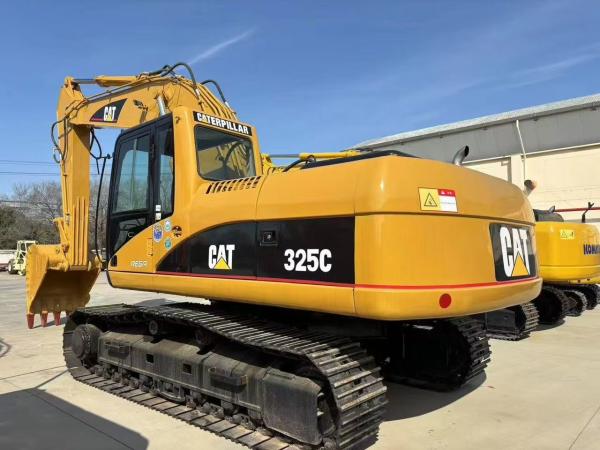 L'hydraulique utilisé Caterpillar 325C Excavator Visibilité et sécurité pour la construction