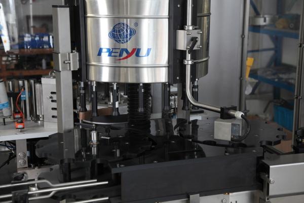 Electric Bottle Sticker Labeling Machine For Bottle Neck Body / Back Label