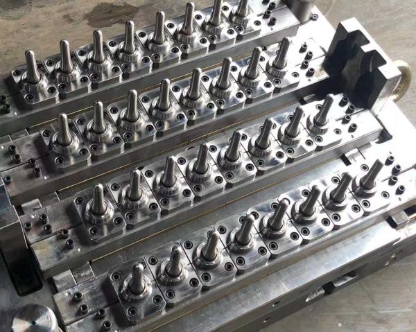Cavidades plásticas controladas software do molde 32 da garrafa sem pré-forma da cauda