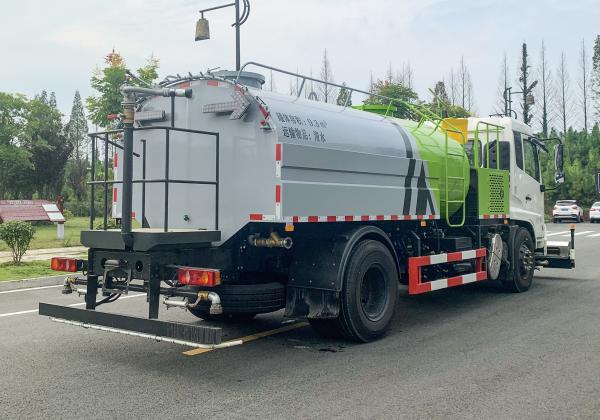 Effective Mechanical Sweeper Truck High Pressure Cleaning Truck 7 Tons