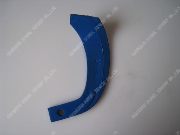 0.5Kg-0.6Kg 581 681 Rotary Tiller Blades For Tractor Double Hole Blue Colorful