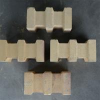 Refractabilité élevée Briques réfractaires à base de silimanite mullite Densité en vrac CS-65 2,5 g/cm3 Porosité apparente CS-60 ≤24%