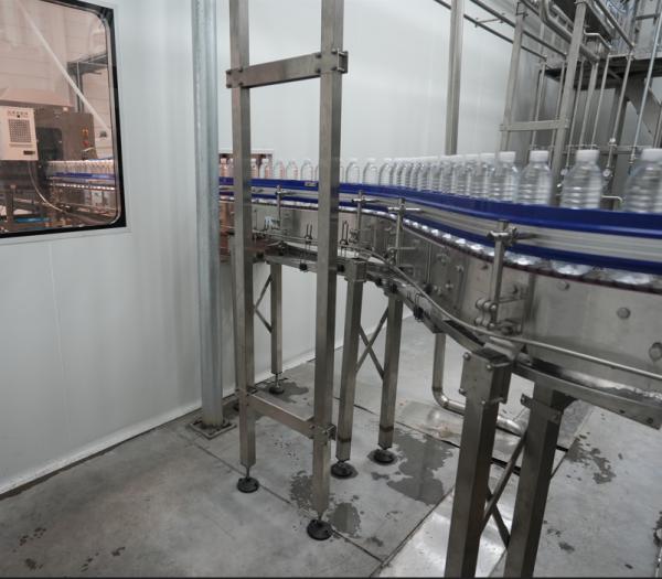Machine de capotage automatique à grande vitesse de bouteille en plastique en PET