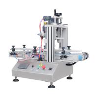 Machine pneumatique de couverture automatique de bouteille pour une bouteille en plastique