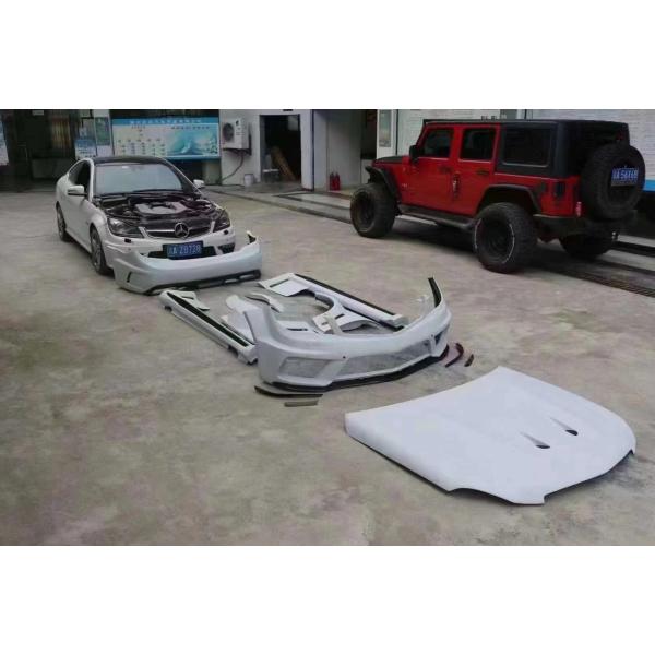 Pour Mercedes W204 C63 Body Kit W204 Série noire améliorée Style avant et arrière pare-chocs Hood Widebody Kit