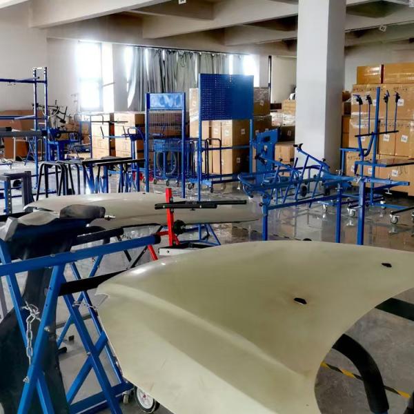 Bastidor de pintura de coches utilizado en cabinas de pintura para talleres de carrocería.