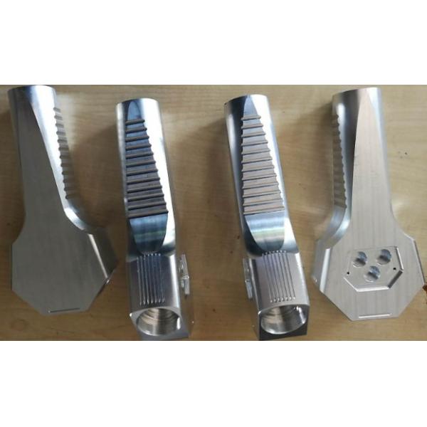 El flash cepillado de perforación de aluminio llevó la vivienda de proceso que trabajaba a máquina del CNC anodizó color