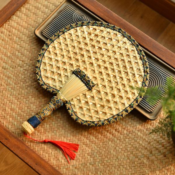 Y-Z Chinese Vintage Boho Straw Woven Natural Old Raffia Rustic Palm Leaf Tropical Hand Wall Fan Handled Fans