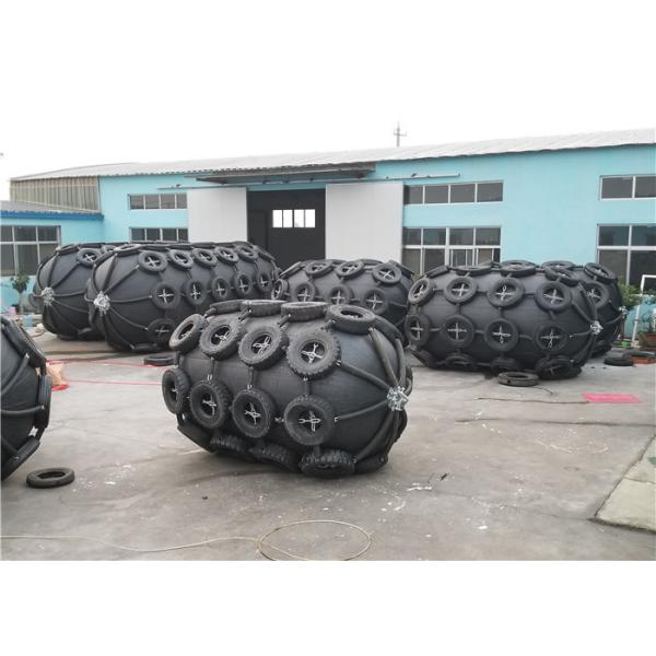 ISO17357 Certified Pneumatic Rubber Fender 50/80Kpa Pressure For Marine Protection