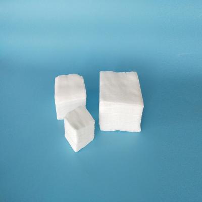 Os cotonetes médicos estéreis descartáveis projetam Gauze Pad absorvente