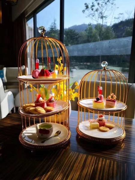 Gold 3 Layer Wear Resistant Steel Fruit Basket For Tabletop Display