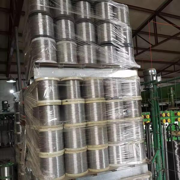 High Tensile Strength Reliable Galvanized / Stainless Steel Wire Rope / Steel Wire Rods