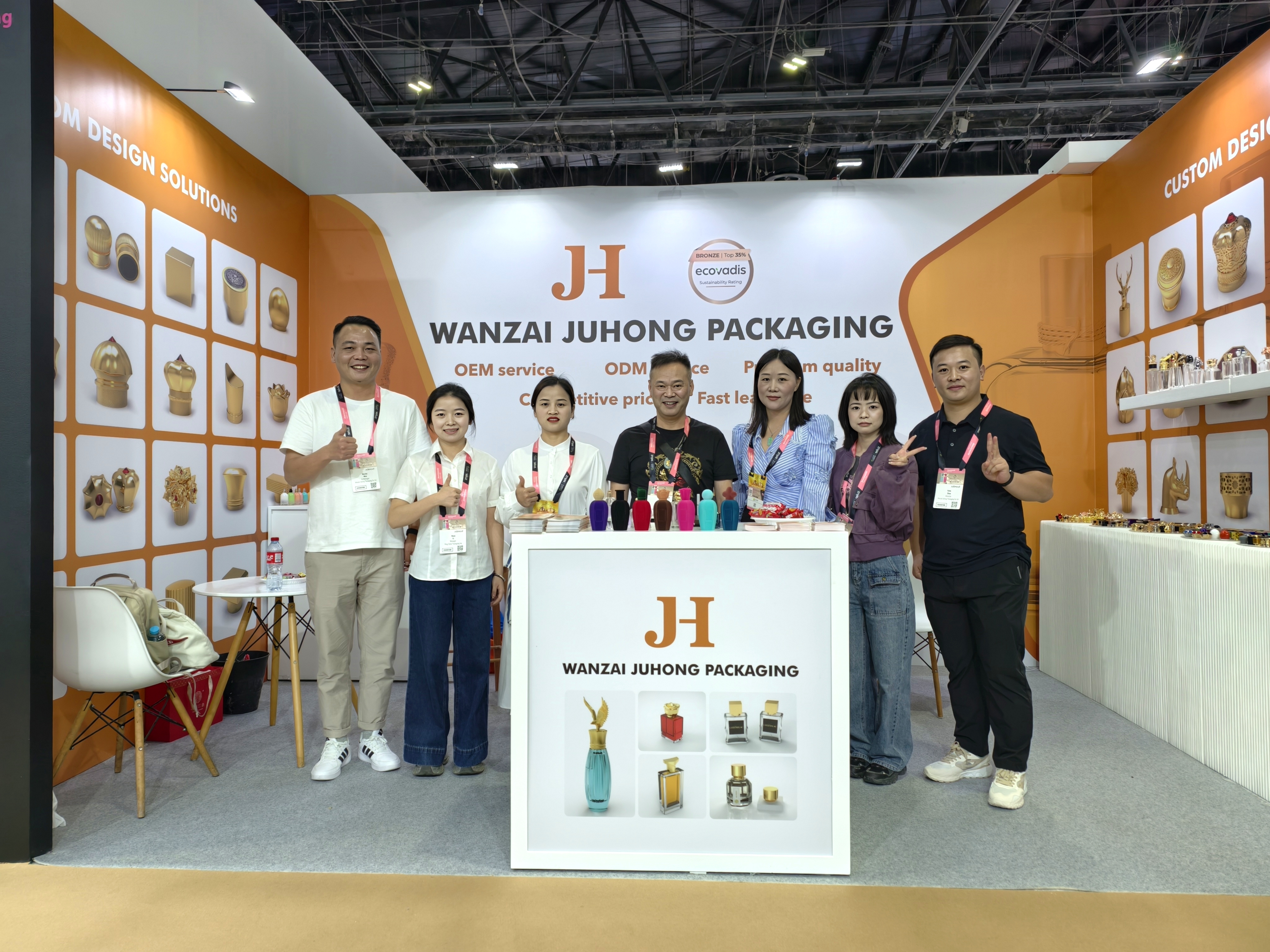Perfume Atomizer, Various Dosages, High-quality Aluminum Pump, Available in Gold, Black, and Silver.
