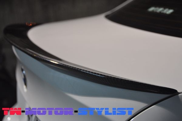 Крыло задего представления BMW E90 E92 E93