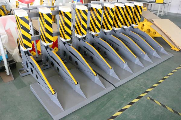 Synthetic Rubber Plastic Spray Anti Ram Barrier Removable
