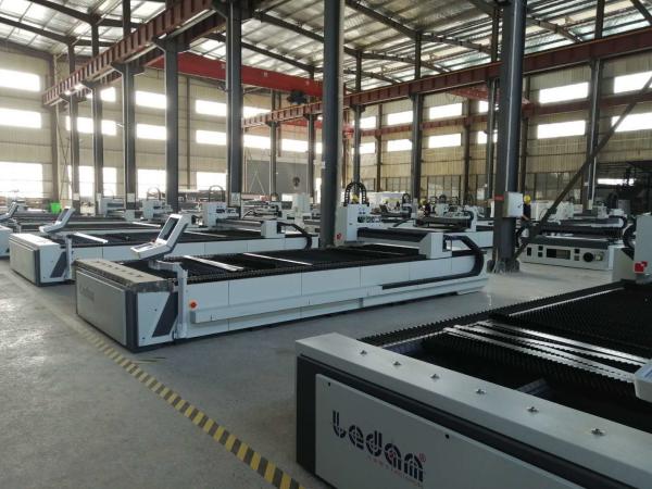 Acceleration 1g Steel Plate Laser Cutting Machine 700W - 2000W High Power