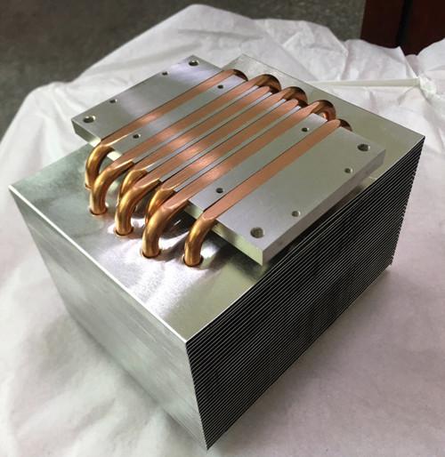 200W personalizam o chapeamento de níquel de alumínio de cobre do dissipador de calor da aleta do dissipador de calor da tubulação/cobre do alto densidade