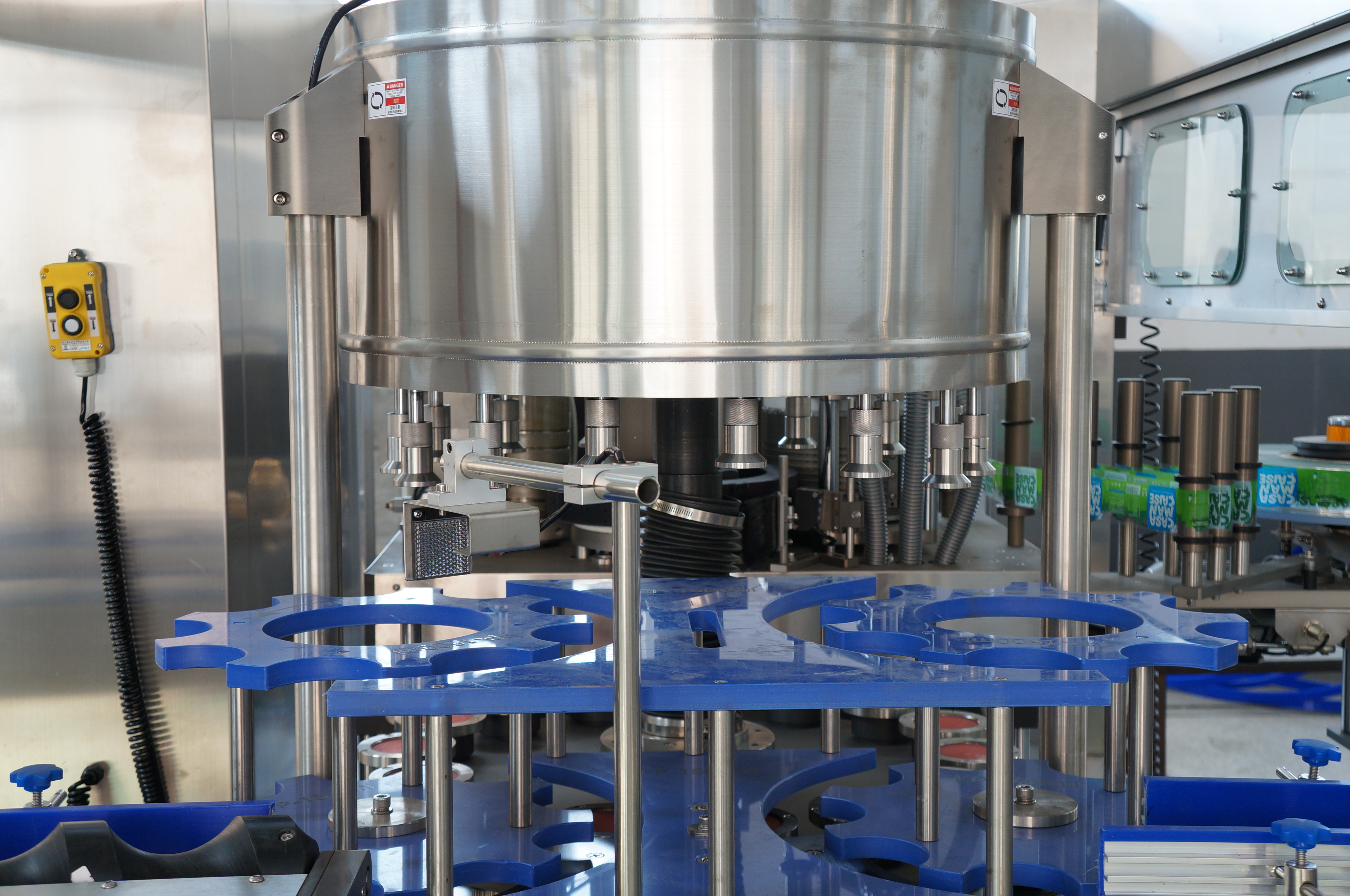 Высота Labeler 200mm клея автоматической машины для прикрепления этикеток бутылки 10KW горячая