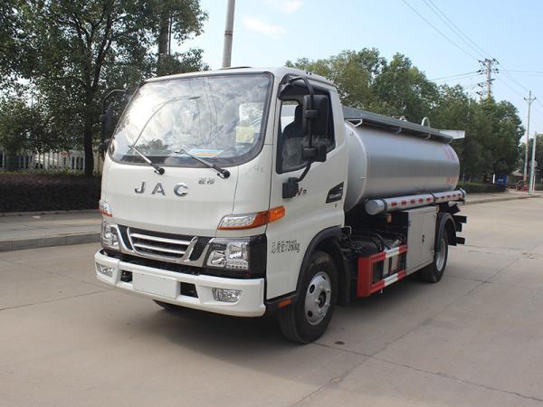 Jianghuai Junling Runzhi Star 4x2 Liquid Supply Car