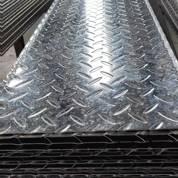 30-500 mm Alturas del carril lateral bandeja de cable recubierta de zinc galvanizado en caliente suave 2m-6m longitud