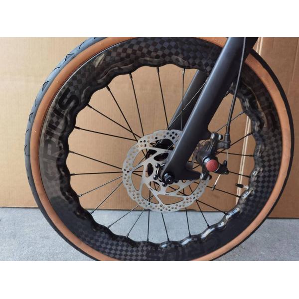 Sleek 20 Inch Carbon Bike Frame With Gloss Surface Processing Mode And BB92mm Pressfit