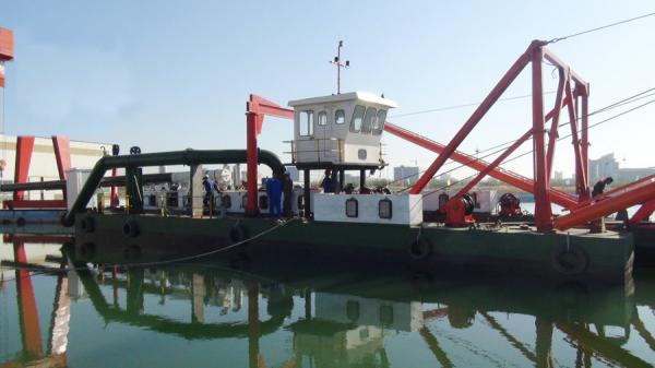 15m Dredging Depth Sand Mining Dredger Sand Mining Dredge Manufacturer with Spud Carriage and Anchoring Booms