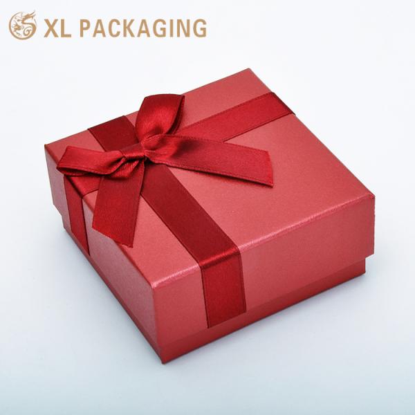 XL Packaging Custom Jewelry Box Manufacturer Premium Paper Packaging For Elegant Brand Presentation