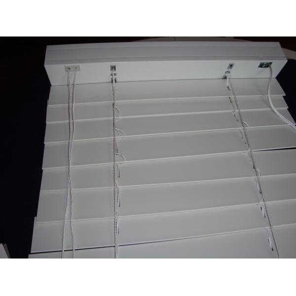 64mm Basswood Venetian Window Blinds Smooth Manual Inside / Outside
