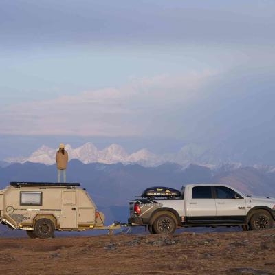 NJSTAR Hard Floor Off Road Camper Aluminum RV Trailer With Solar Panels
