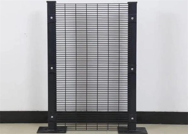 +/-0.5mmの線直径の許容量を持つ 358ワイヤーフェンス