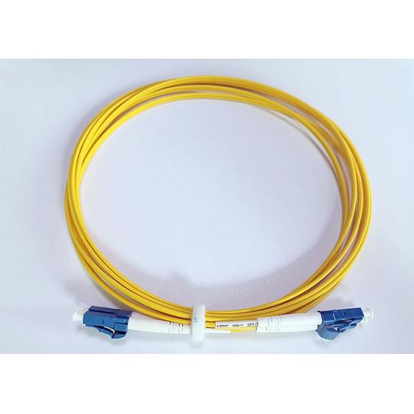 Взаимозаменяемость кабеля оптического волокна Фтткс См высокая для систем ДВДМ легких для использования