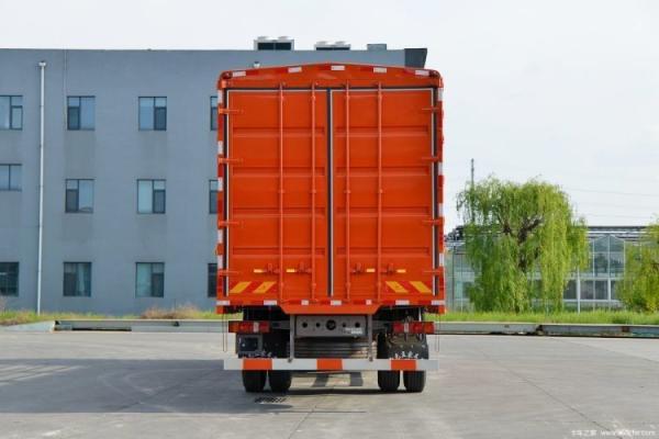Second-Hand Sinotruk SITRAK G7 330hp 6X2 8.6m Grid-Type Truck Fence Truck