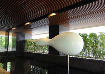 O jardim criativo Ornaments a decoração exterior pintada branco dos suportes das estátuas