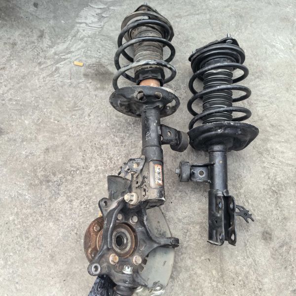 Used Original Front Shock Absorber Assembly for Toyota Avalon