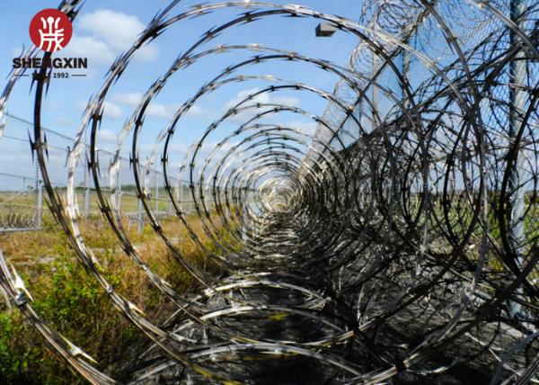 Oxidation Resistant Galvanized Razor Blade Wire Security For Railway