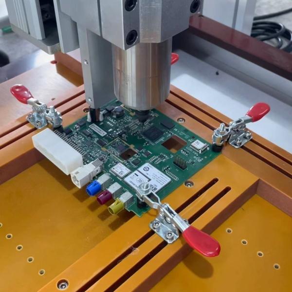 220V Desktop PCB Router 650x450mm Working Area For 0.6-3.5mm PCB Thickness