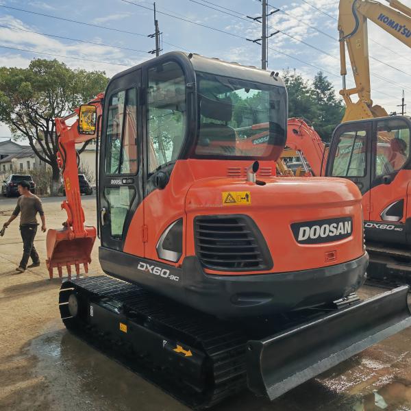 6 Ton Mini Size Used Excavator Used Doosan Dx60 6000KG 0.21m3 Bucket Capacity